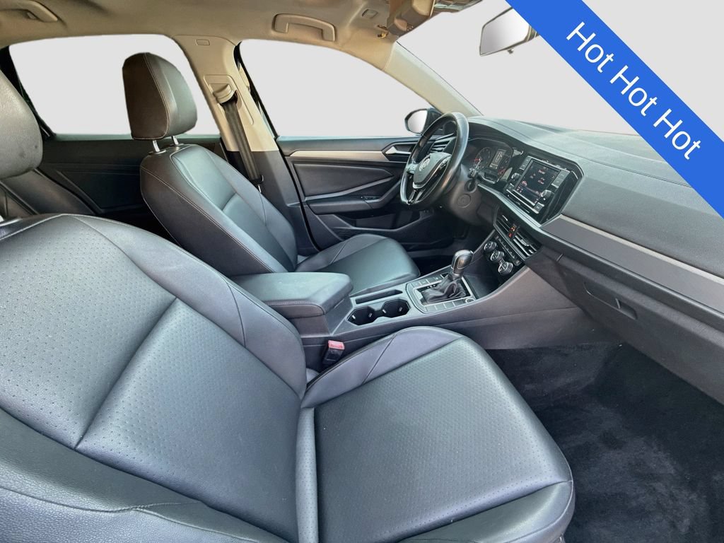 Used 2019 Volkswagen Jetta SE w/ Cold Weather Package FWD image 23