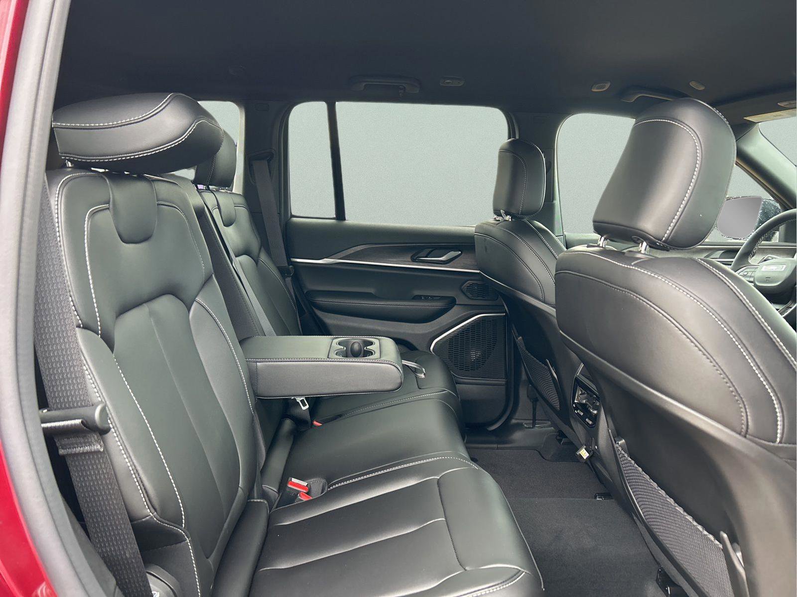 Used 2026 Jeep Grand Cherokee Limited image 28