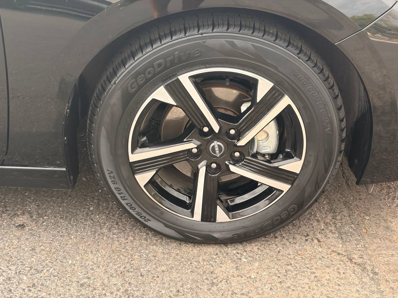 Certified 2024 Nissan Sentra SV FWD image 9
