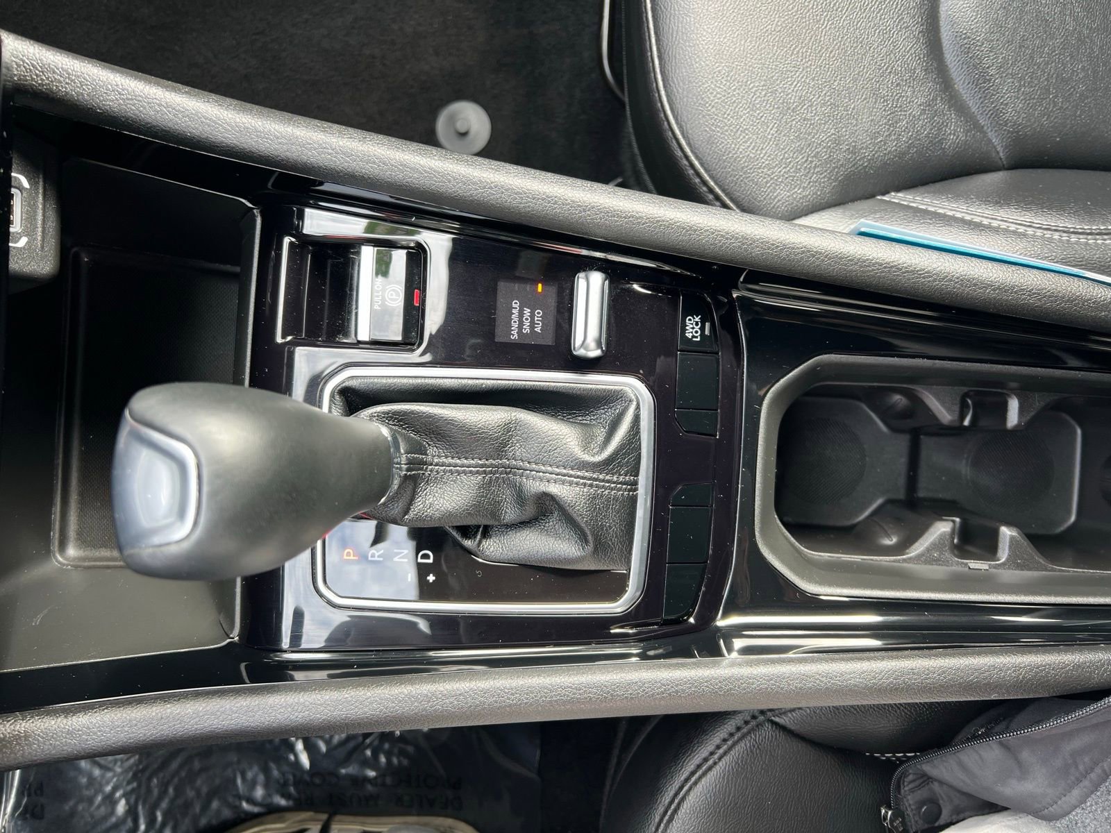 Used 2025 Jeep Compass Limited image 37