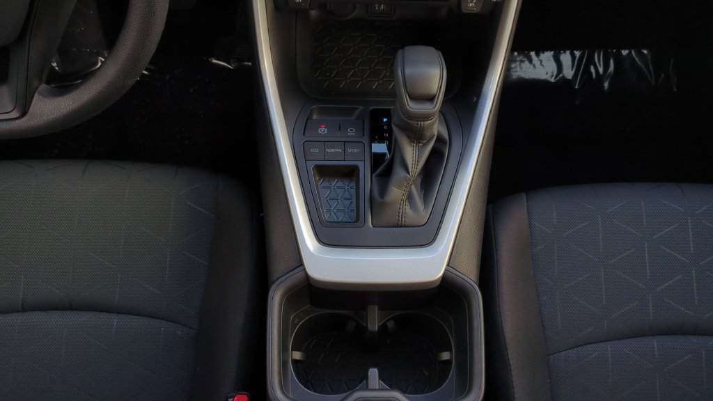 Used 2025 Toyota RAV4 XLE w/ Convenience Package FWD image 15