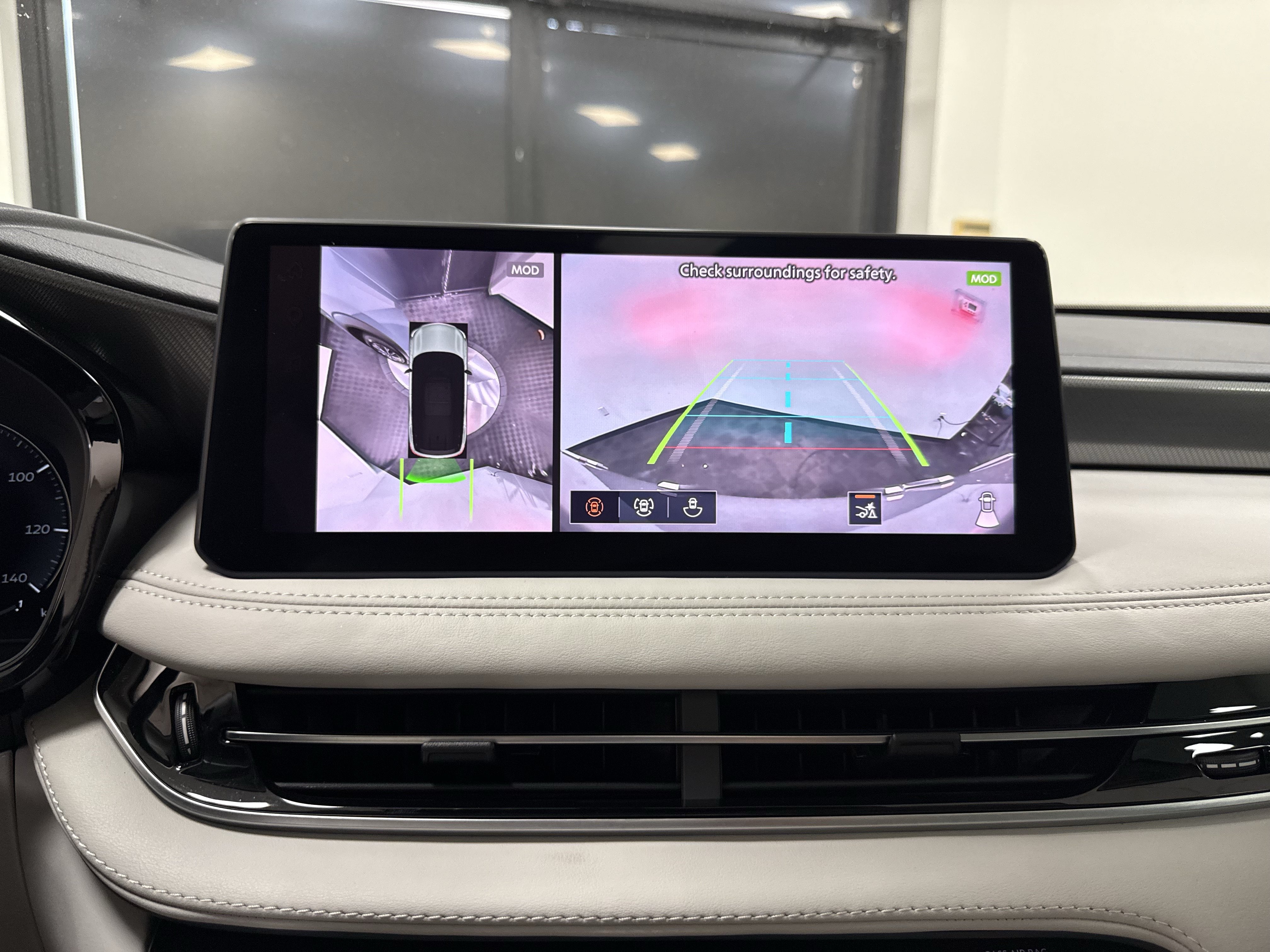 Certified 2027 INFINITI QX60 Luxe w/ Cargo Package FWD image 24