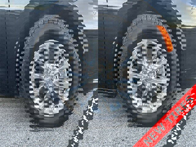 Certified 2022 Chrysler Pacifica Touring-L image 13