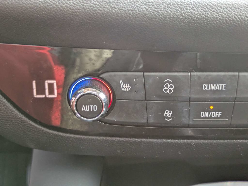Used 2019 Buick Enclave Essence FWD image 26