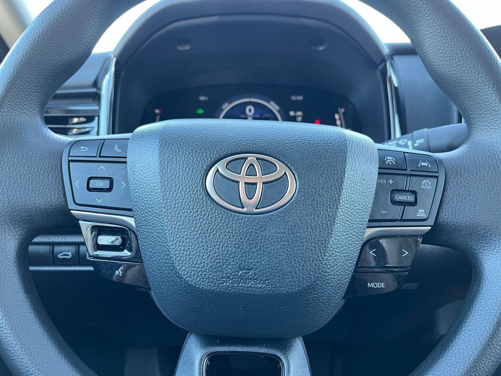 Used 2025 Toyota Camry LE image 34