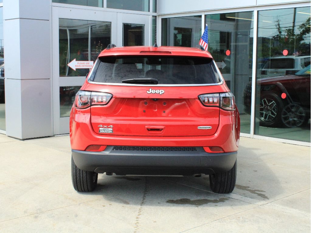 Certified 2023 Jeep Compass Latitude w/ Sun and Sound Group AWD/4WD image 7