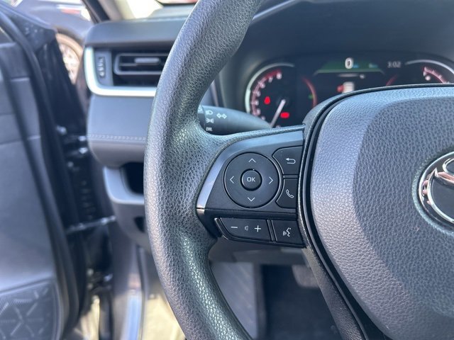 Used 2024 Toyota RAV4 LE image 21