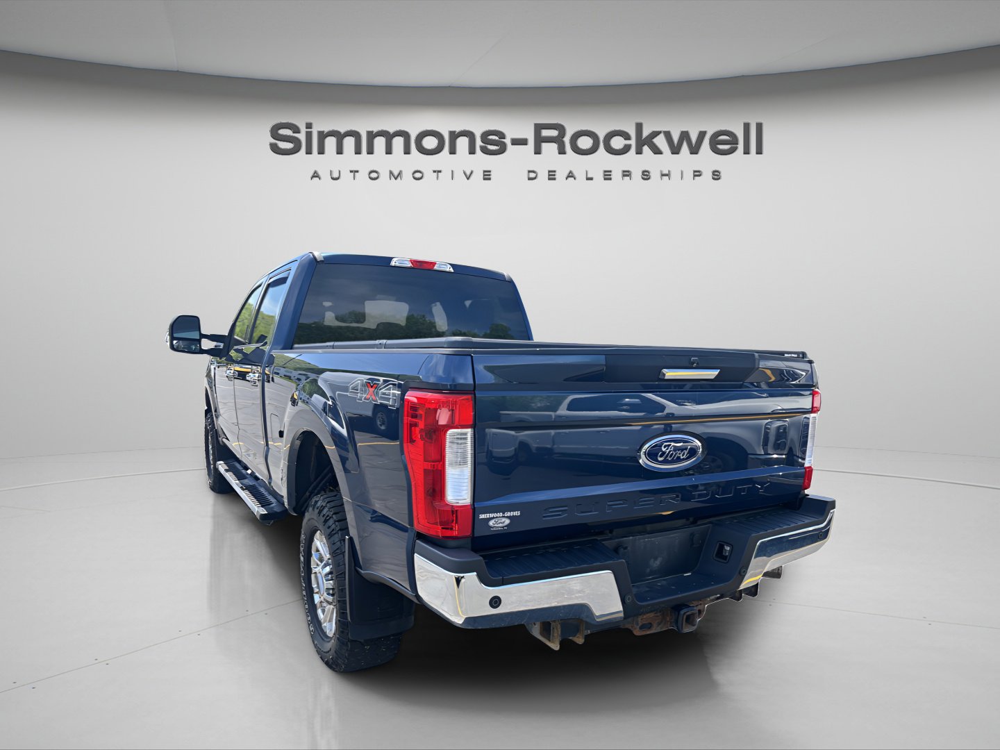 Used 2018 Ford F250 XLT w/ XLT Premium Package AWD/4WD image 3