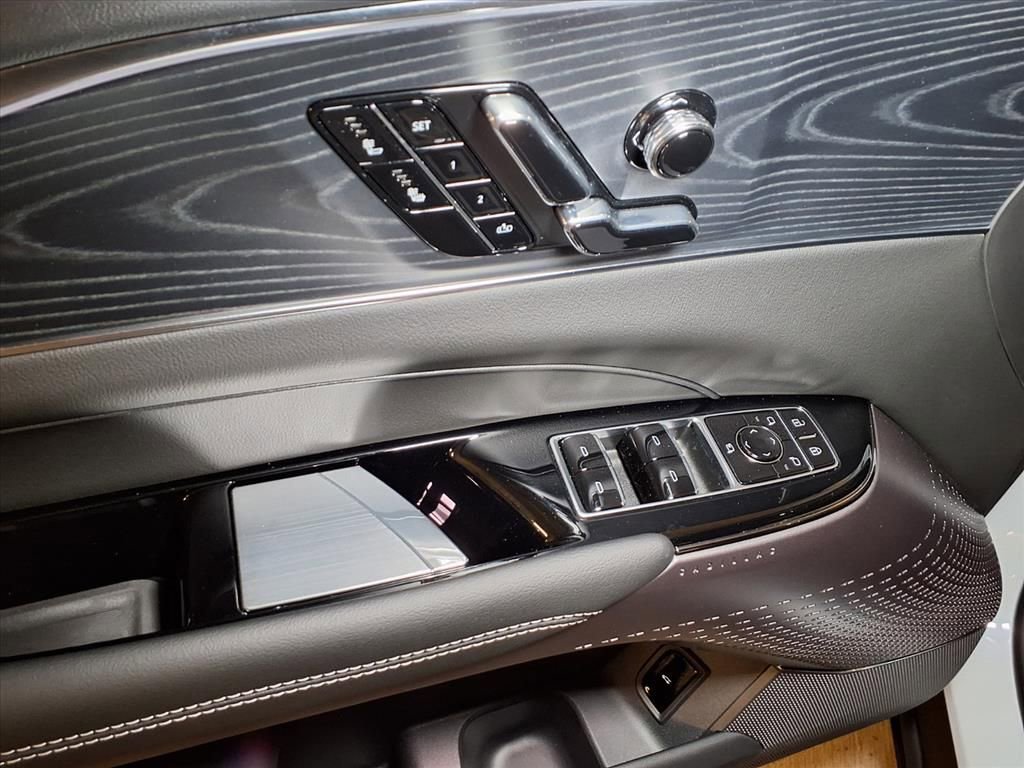 Certified 2026 Cadillac Lyriq Luxury image 15