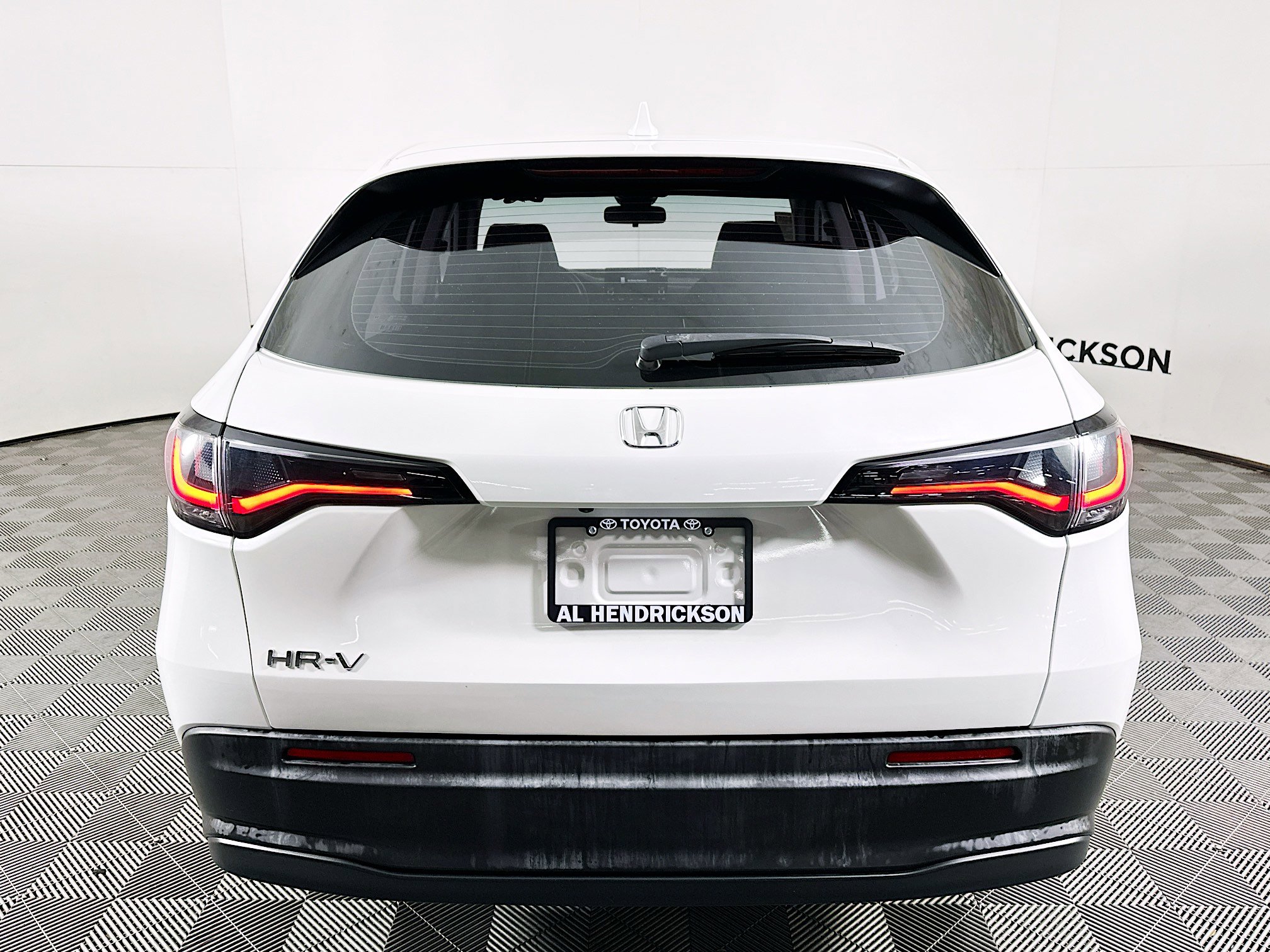 Used 2023 Honda HR-V LX image 4