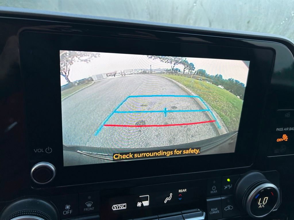 Used 2023 Toyota Highlander LE FWD image 27