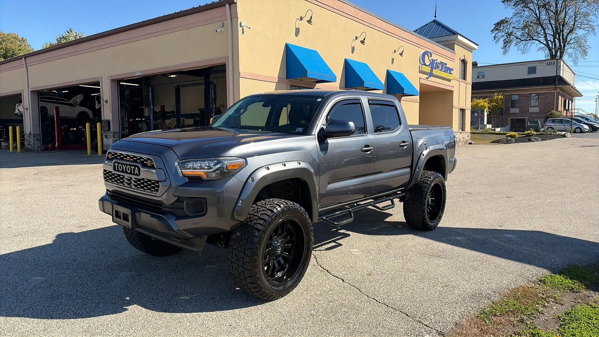 Used 2021 Toyota Tacoma SR5 image 18