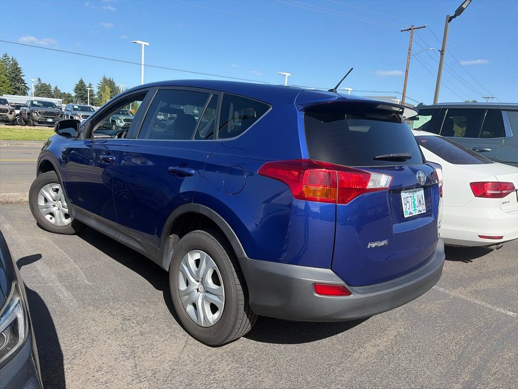 Used 2015 Toyota RAV4 LE AWD/4WD image 3