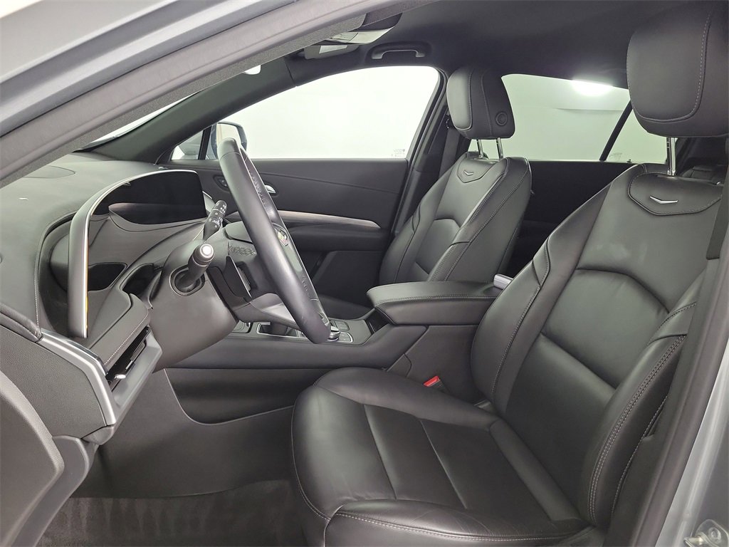 Certified 2025 Cadillac XT4 Premium Luxury image 16