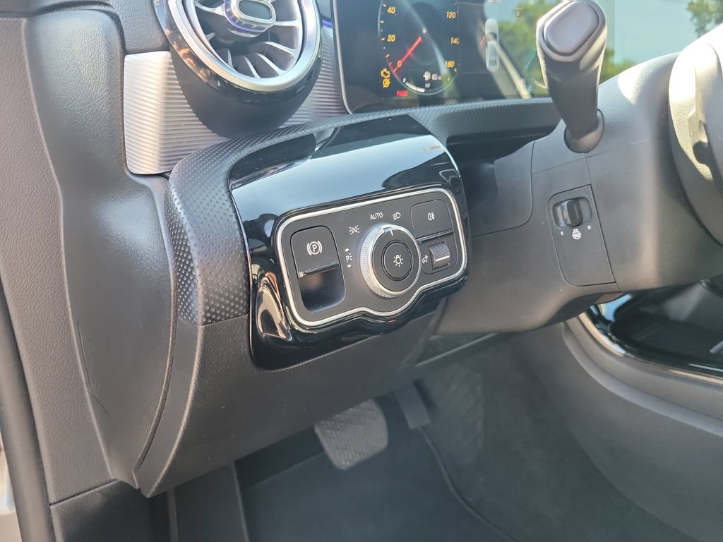 Used 2020 Mercedes-Benz A 220 4MATIC image 26