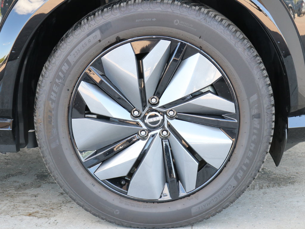 Used 2024 Nissan Ariya AWD image 51