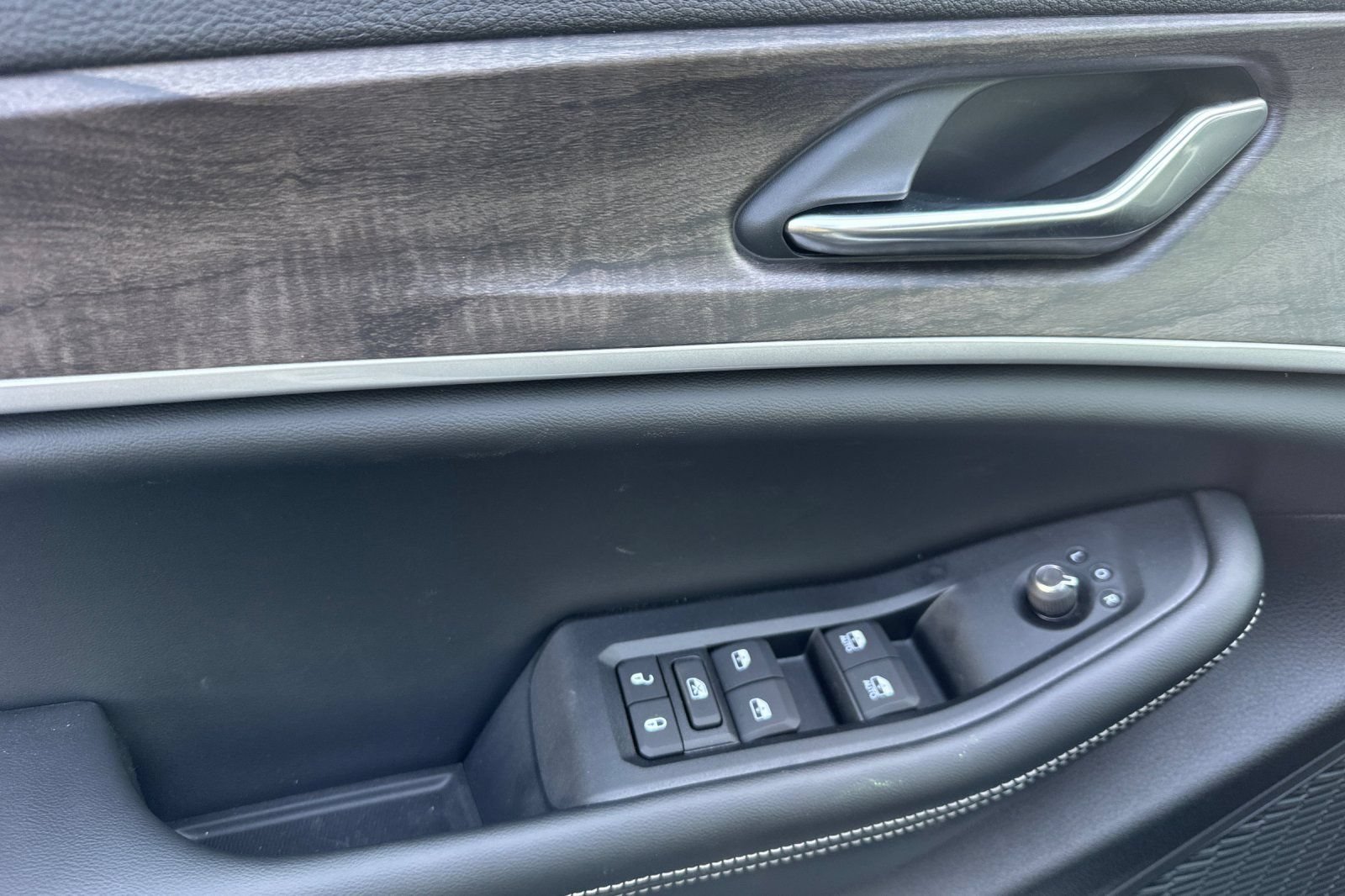 New 2026 Jeep Grand Cherokee Altitude AWD/4WD image 11