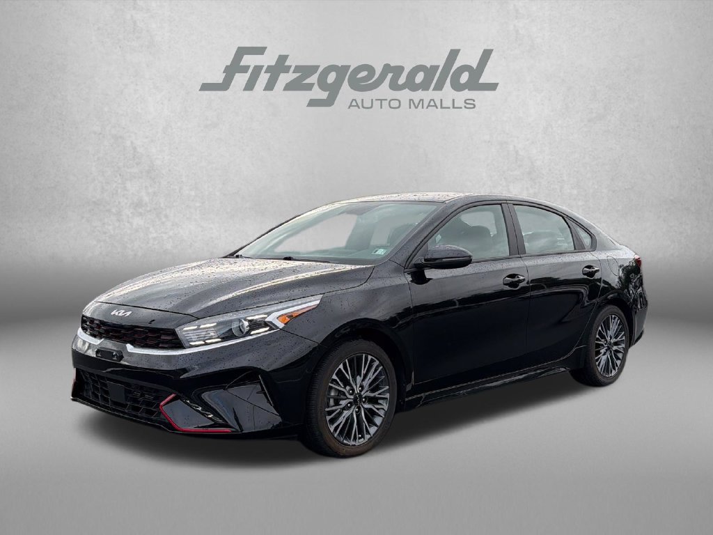 Used 2023 Kia Forte GT-Line w/ GT-Line Premium Package FWD image 3
