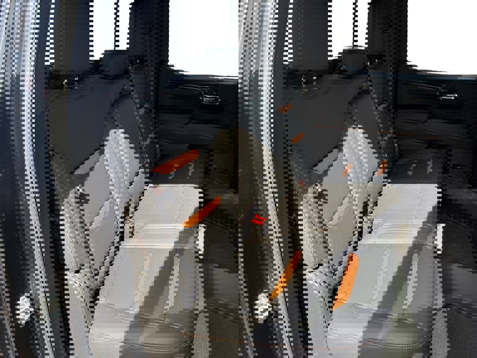 Used 2024 GMC Sierra 1500 AT4 w/ Technology Package image 18