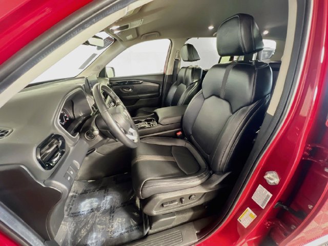 Used 2025 Honda Pilot EX-L image 10