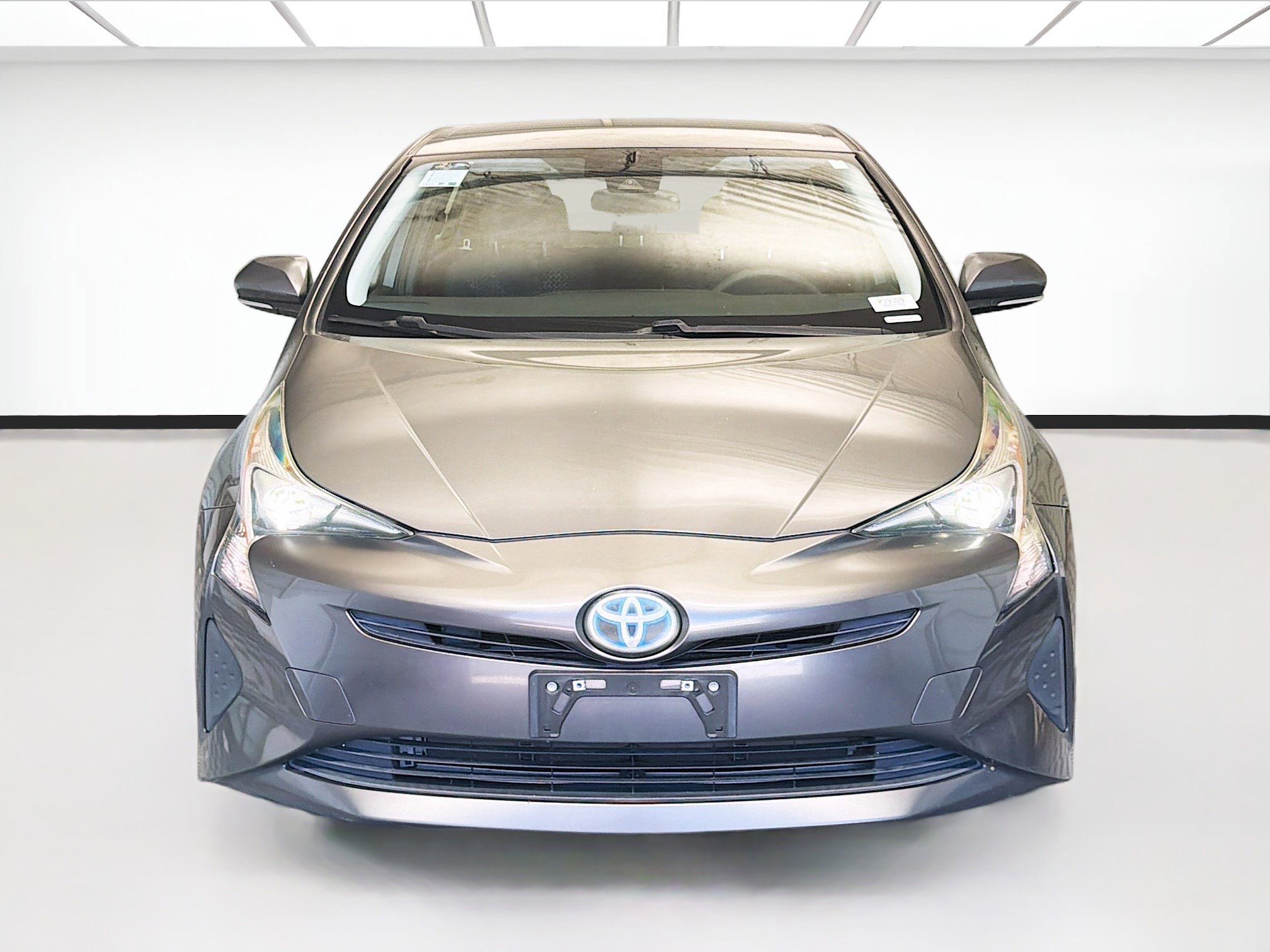 Used 2017 Toyota Prius Three w/ Carpet Mat Package FWD image 2