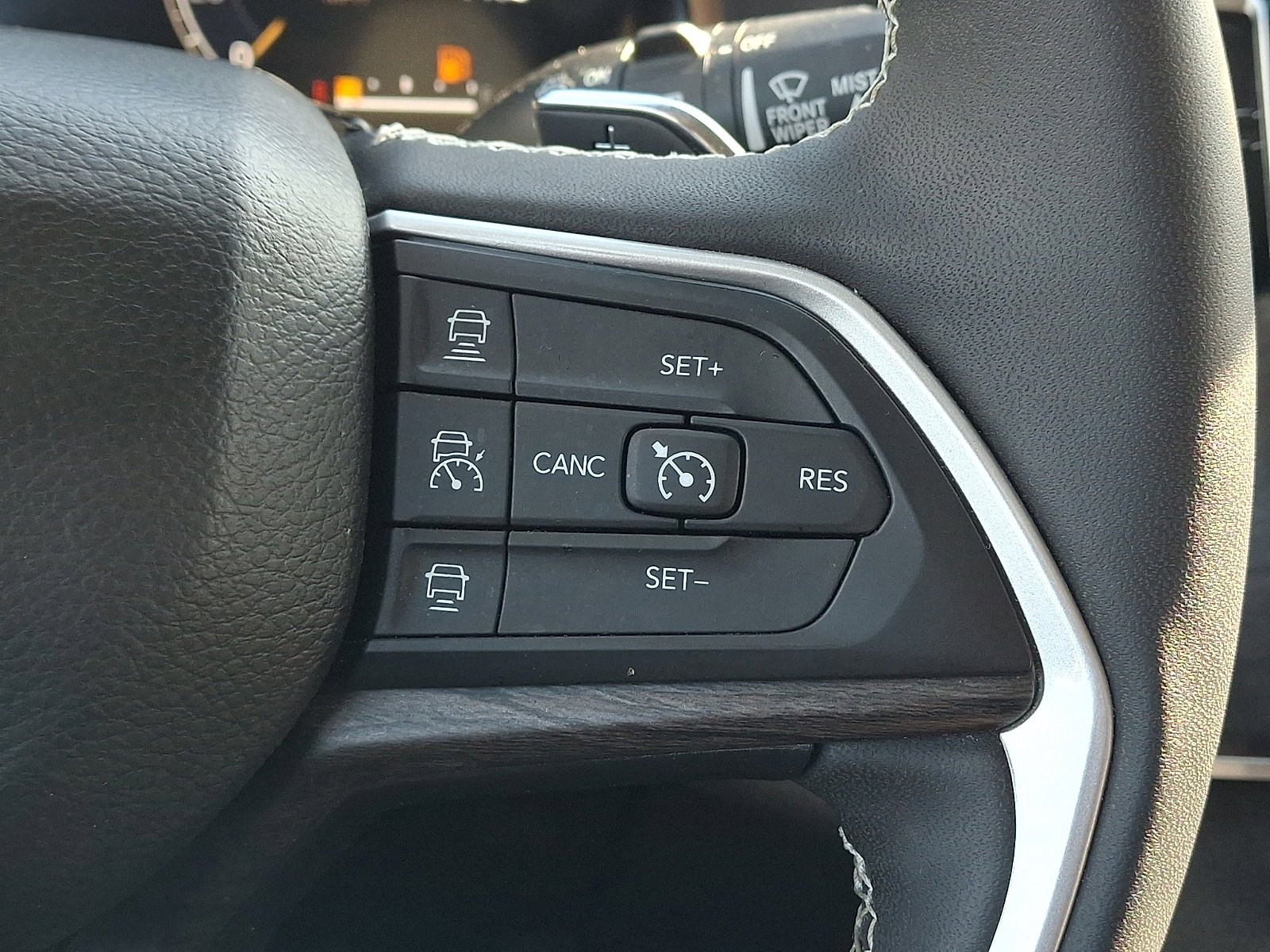 Used 2023 Jeep Grand Cherokee L Limited AWD/4WD image 22