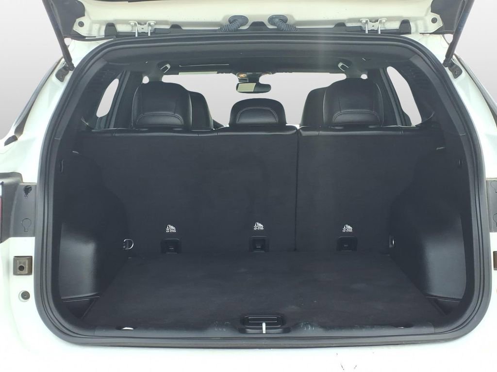 Used 2023 Jeep Compass Trailhawk image 9