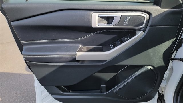 Used 2022 Ford Explorer XLT w/ Equipment Group 202A image 16