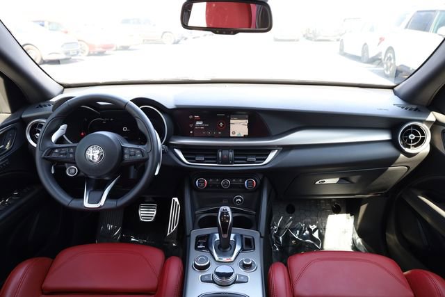 Used 2024 Alfa Romeo Stelvio Veloce image 13