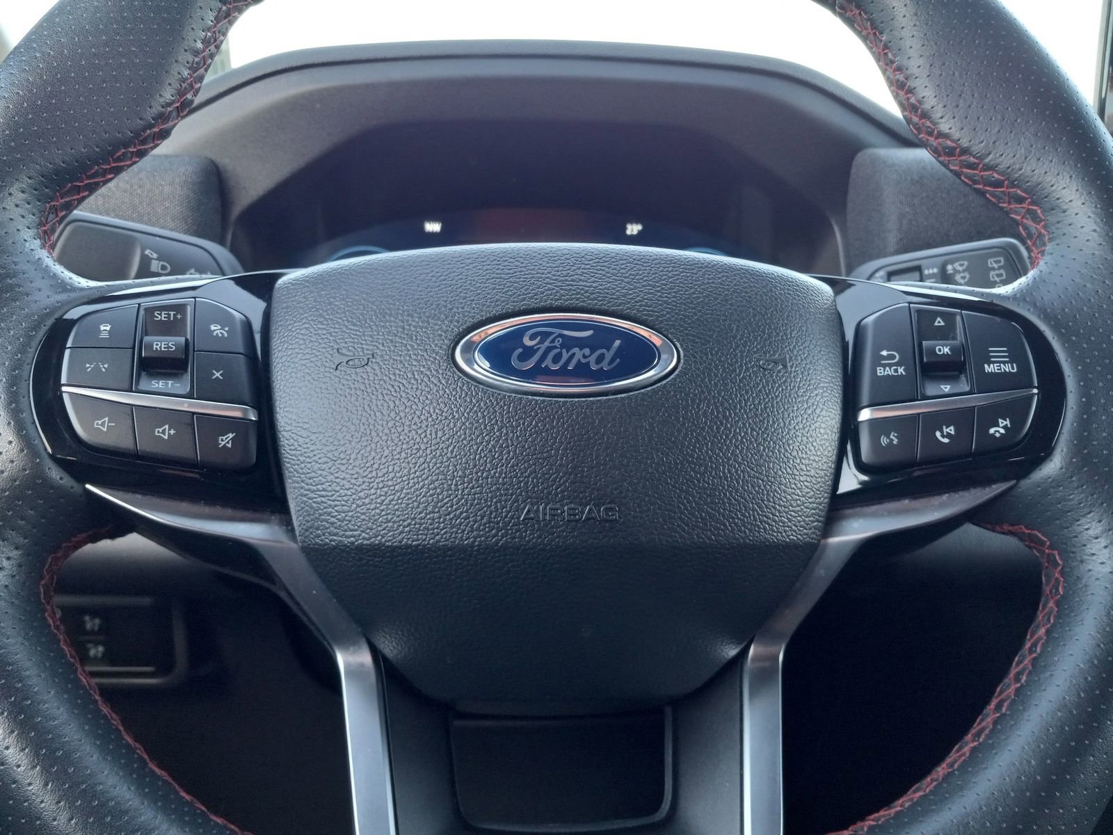 Used 2025 Ford Explorer ST-Line w/ ST-Line Street Pack image 20