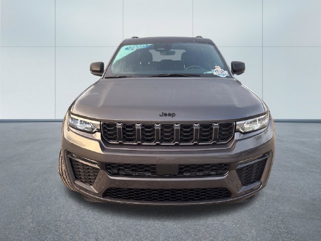 Used 2026 Jeep Grand Cherokee Limited w/ Limited Altitude Package AWD/4WD image 6