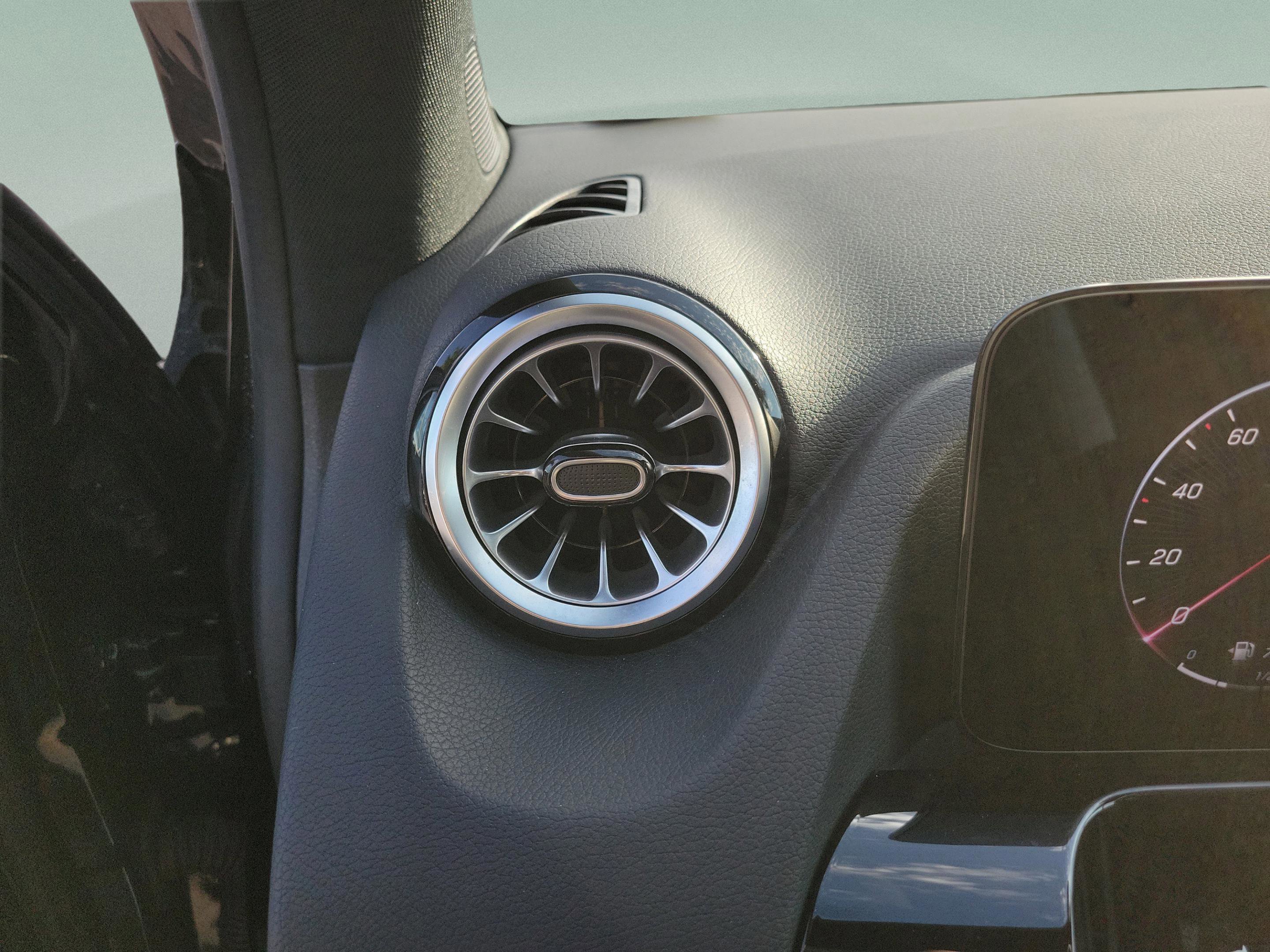 Certified 2025 Mercedes-Benz GLA 250 image 25