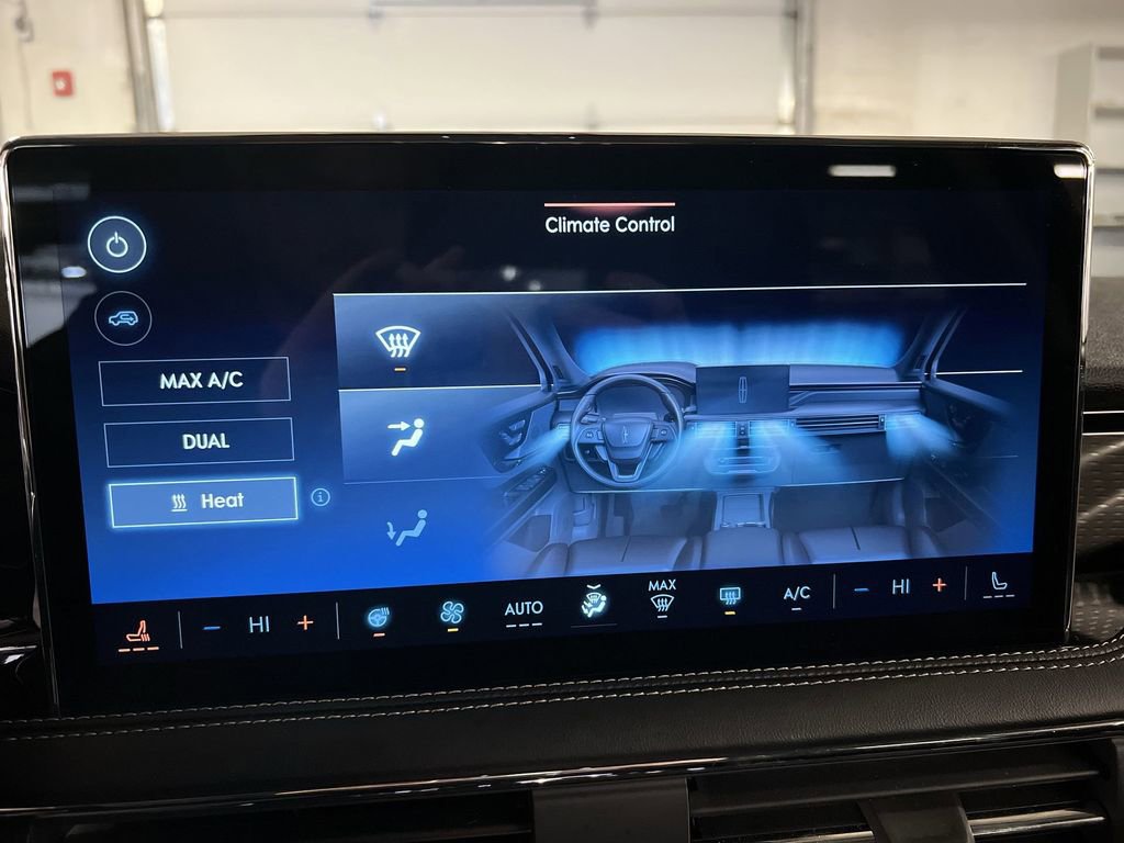 Used 2025 Lincoln Corsair Grand Touring w/ Equipment Group 301A image 17