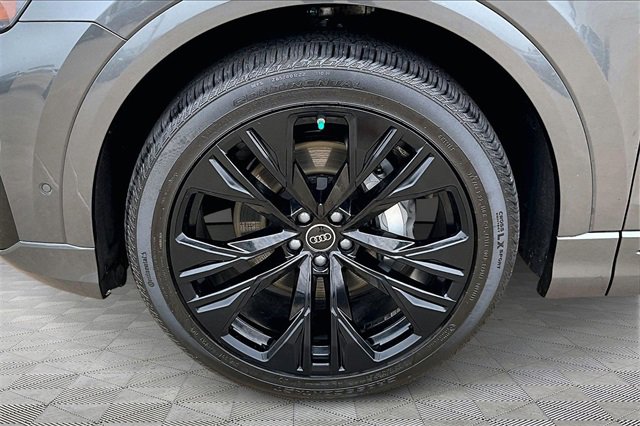 Used 2025 Audi Q8 Premium Plus w/ Premium Plus Package image 8