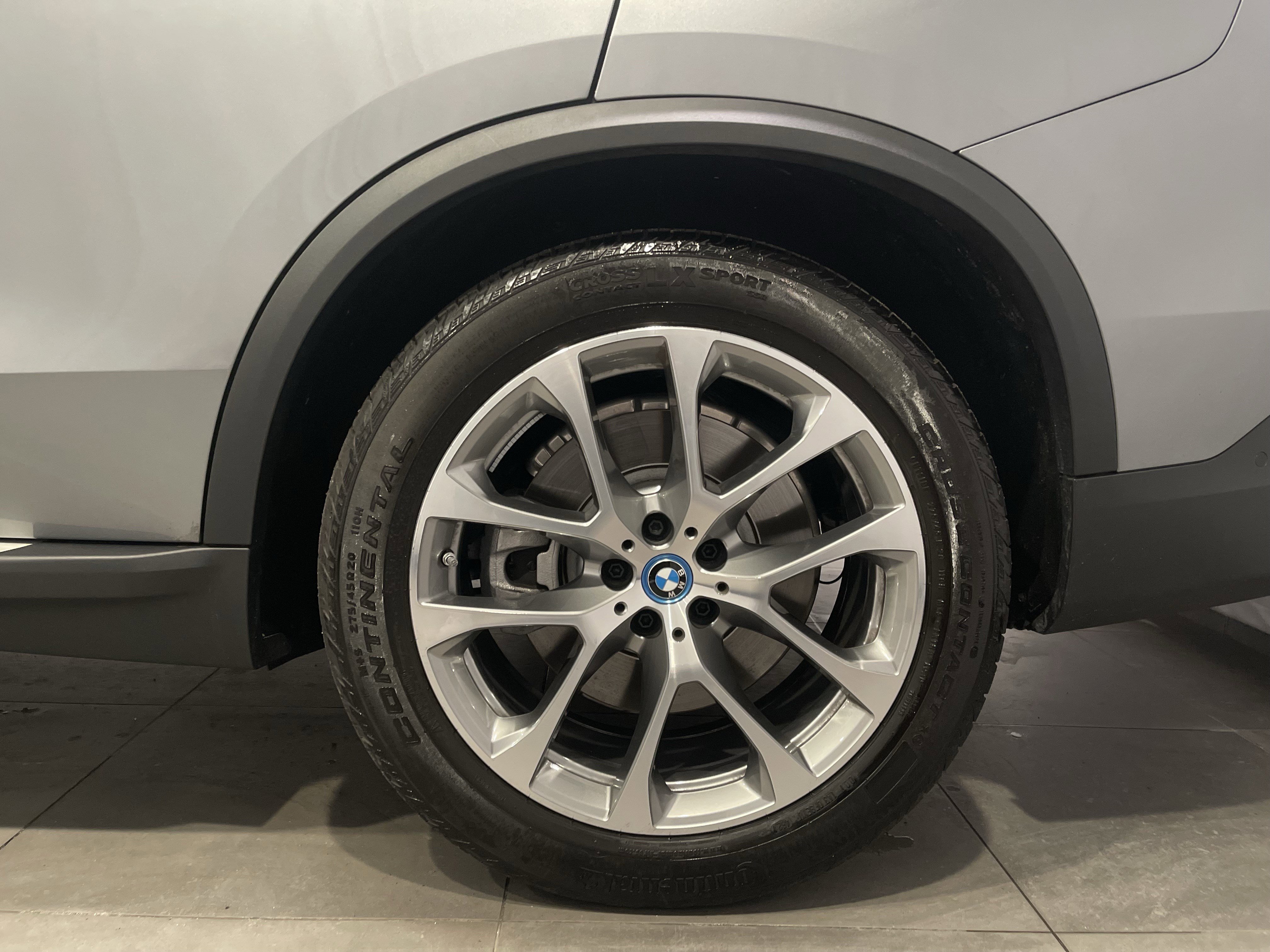 Used 2025 BMW X5 xDrive50e w/ Premium Package image 8