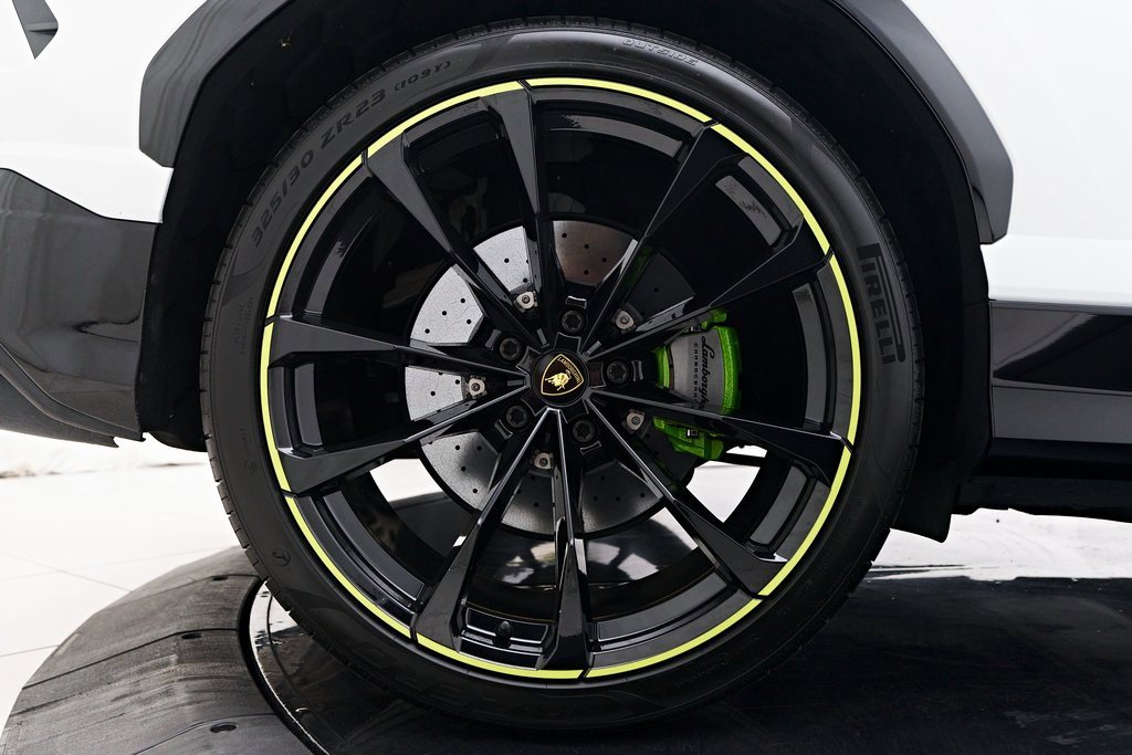 Used 2022 Lamborghini Urus image 28
