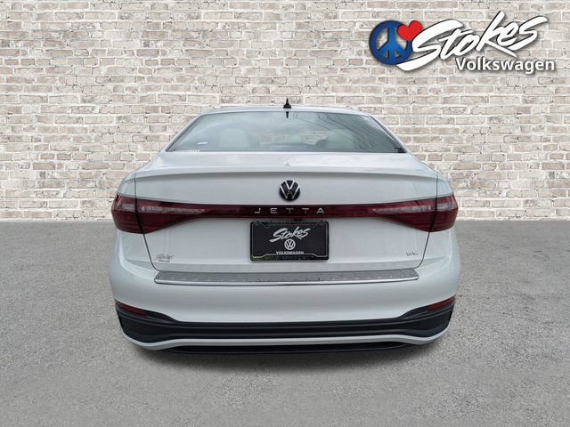 Certified 2025 Volkswagen Jetta SE FWD image 5