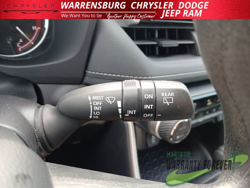 Used 2025 Toyota RAV4 XLE FWD image 19