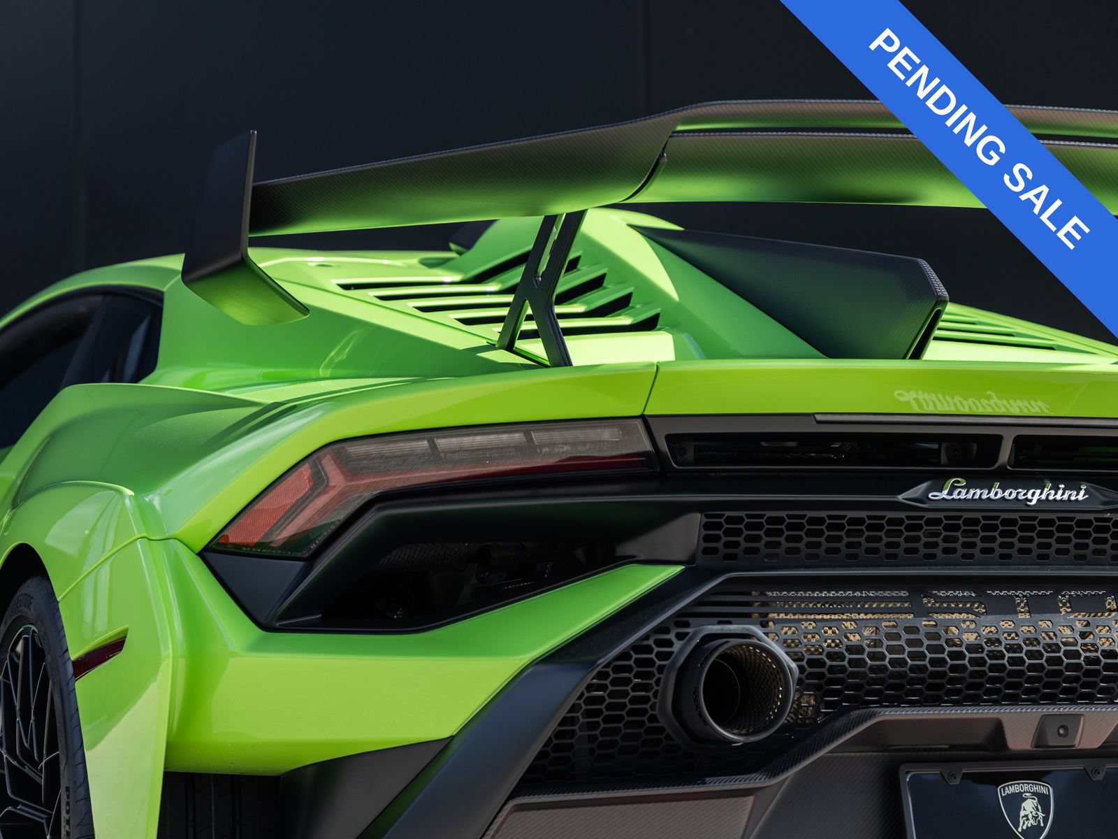 Used 2023 Lamborghini Huracan STO RWD image 14