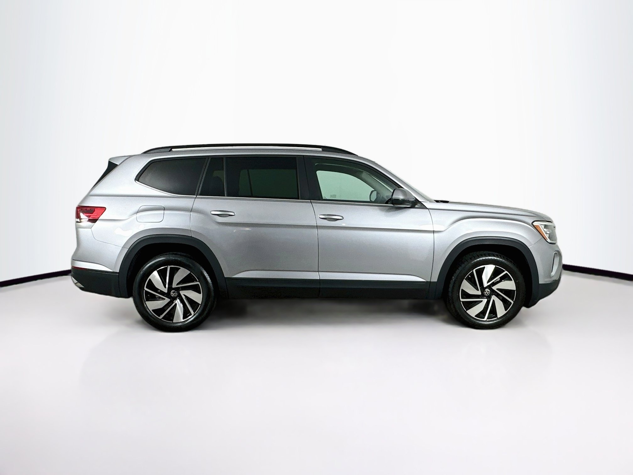 Used 2025 Volkswagen Atlas SE FWD image 10