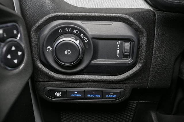Used 2024 Jeep Wrangler Unlimited w/ Convenience Group AWD/4WD image 33