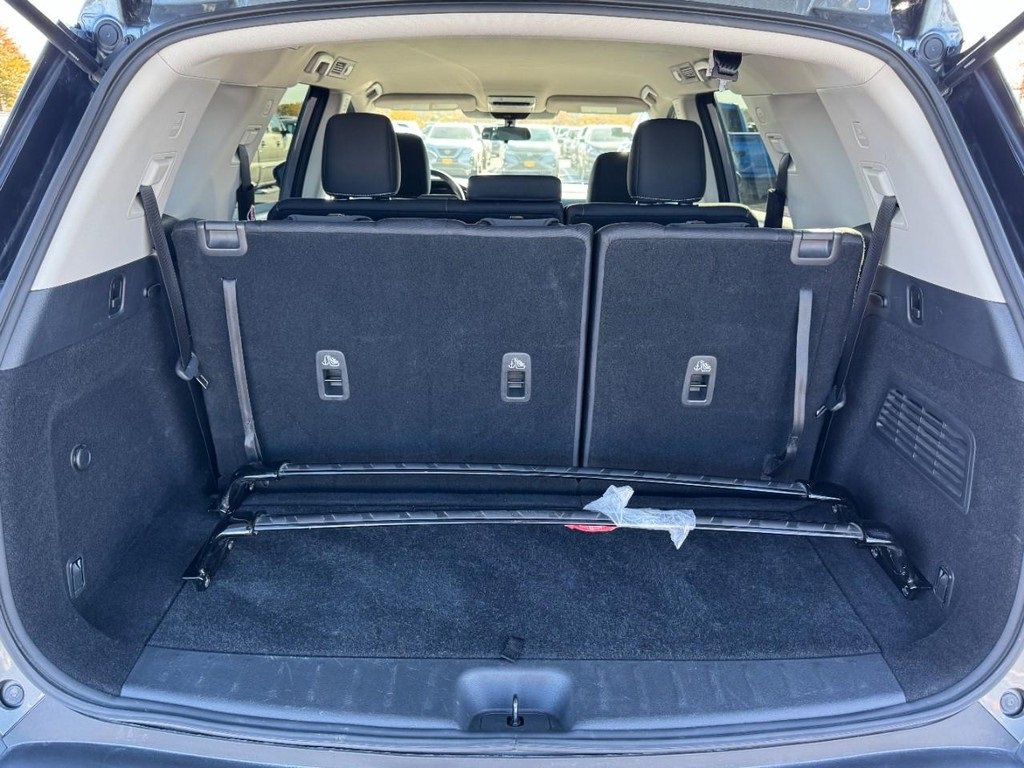 Used 2022 Nissan Pathfinder SV image 6