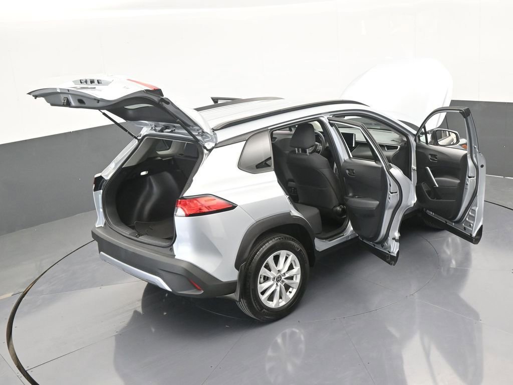 Used 2023 Toyota Corolla Cross LE image 63