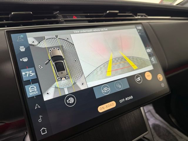 New 2025 Land Rover Range Rover SE image 17