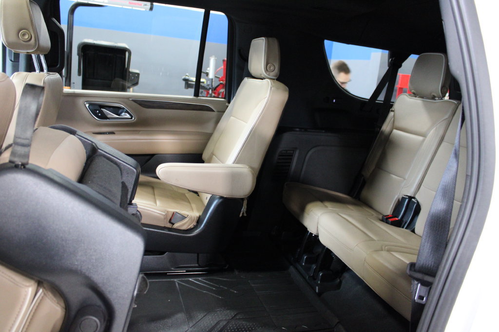 Used 2023 Chevrolet Suburban Premier AWD/4WD image 11