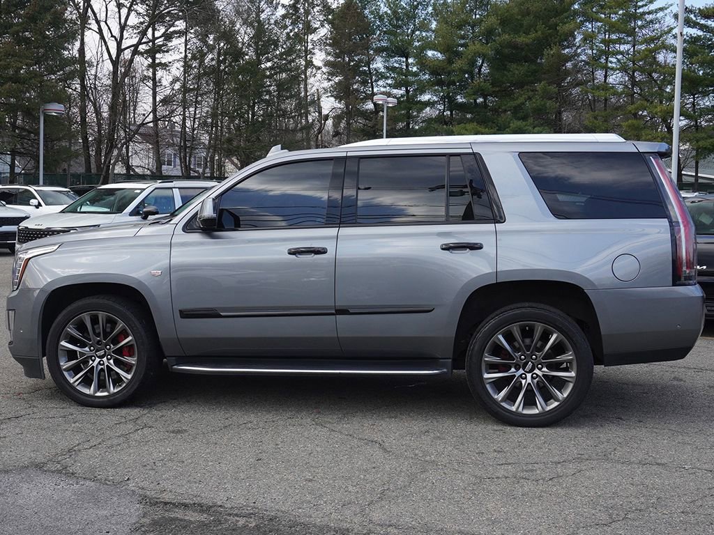 Used 2020 Cadillac Escalade Luxury w/ Escalade Sport Edition AWD/4WD image 21