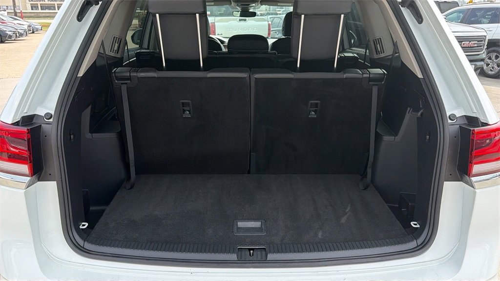 Used 2025 Volkswagen Atlas SE image 31