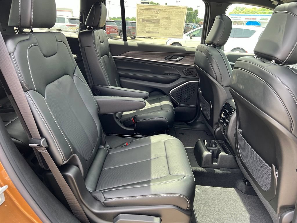 New 2026 Jeep Grand Cherokee L Limited AWD/4WD image 16