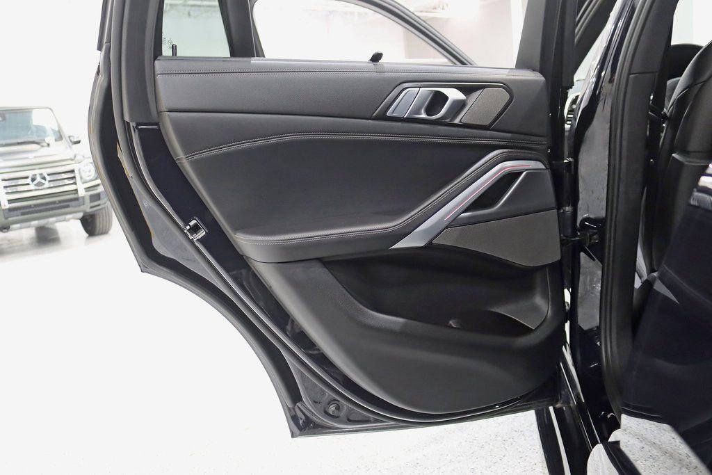 Used 2023 BMW X6 xDrive40i w/ Executive Package image 39