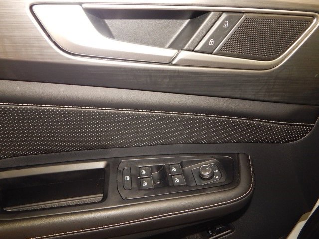 Used 2024 Volkswagen Atlas Cross Sport SE image 17